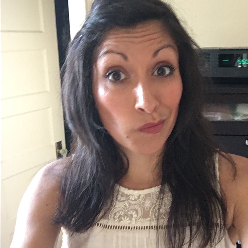 Meet your Posher, Mae